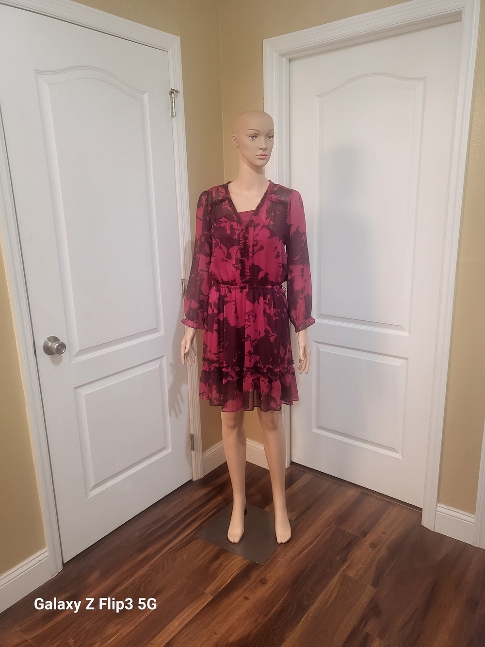 Vera Wang Fuchsia and Black Floral Long-Sleeve Dress (M) Pre-owned